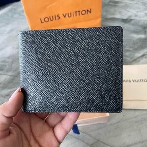 Louis Vuitton Multiple Wallet Taiga Leather Noir Black – NEW Full Set